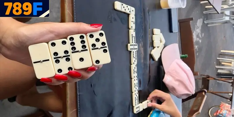 Cách đánh liêng luôn thắng – Mẹo hay cho tân thủ 8 Luật chơi bài cẩu đơn giản và dễ hiểu