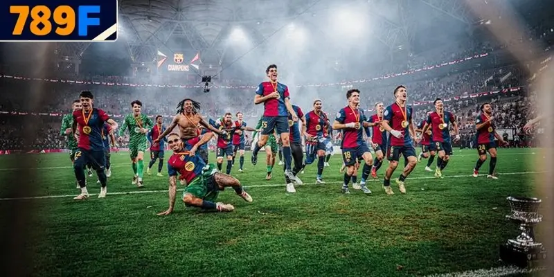 Câu lạc bộ bóng đá Barcelona nổi bật với khả năng kiểm soát bóng nhanh