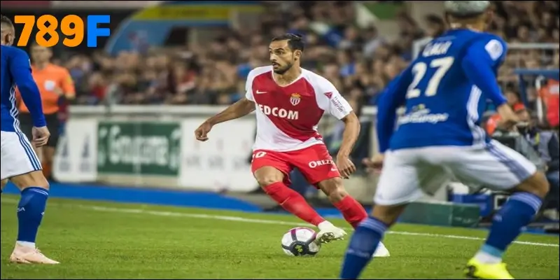 Cả hai đội đều sẵn sàng va chạm để bảo vệ khung thành