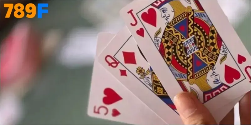 Cách đánh liêng bịp – Khi trí tuệ bị thay thế bởi chiêu trò