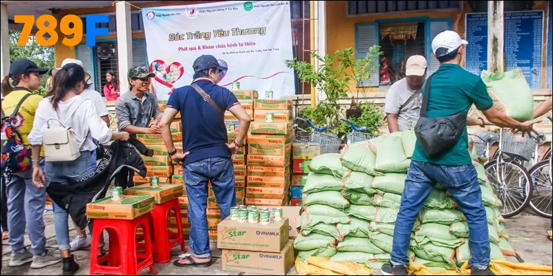 Chương trình trao quà Tết góp phần lan tỏa tinh thần “tương thân tương ái”