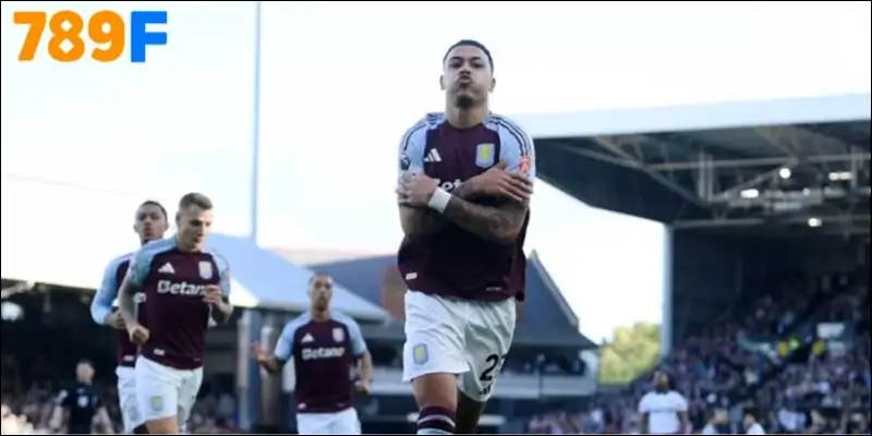 Morgan Rogers bị CĐV Villa la ó dữ dội ngay trên sân nhà