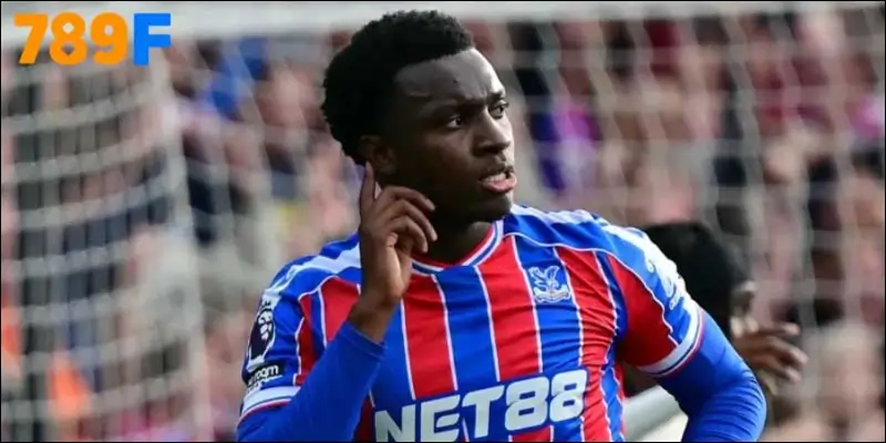 Nketiah ghi bàn phút 97