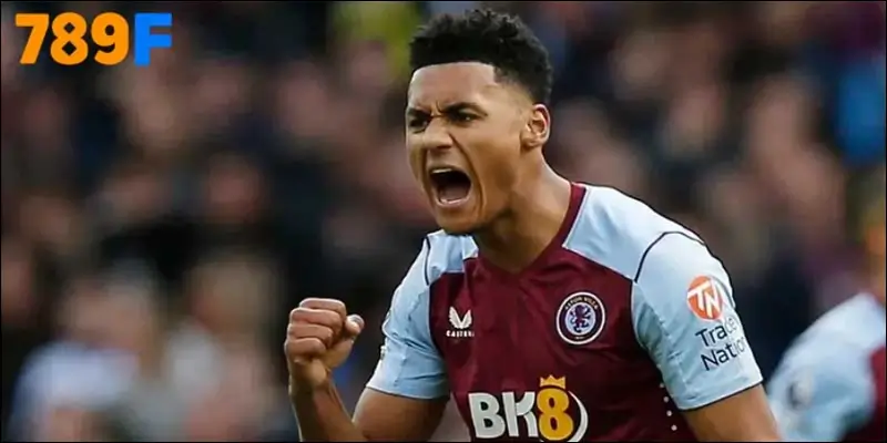 Ollie Watkins ăn mừng bàn gỡ hòa trong trận Aston Villa vs Fulham