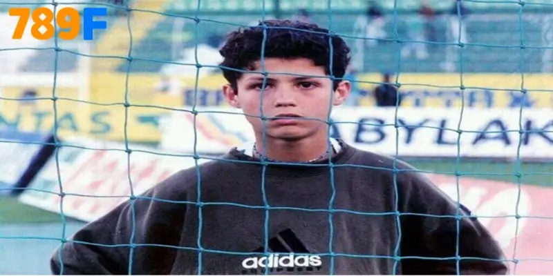 Ronaldo xuất thân từ một gia đình nghèo tại Madeira