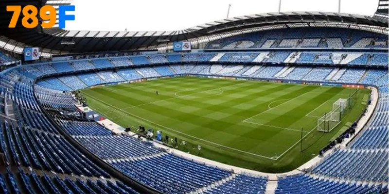 Sân vận động Etihad với sức chứa hơn 53.000 khán giả