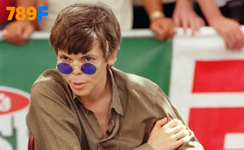 Stu tham gia World Series of Poker (WSOP) lần đầu tiên