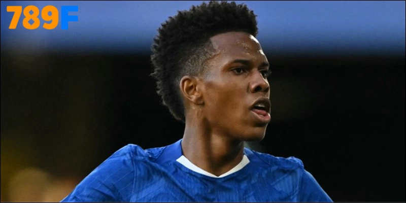 Estevao – tài năng trẻ 18 tuổi bất ngờ được Maresca tung vào đội hình xuất phát trong trận Chelsea vs Liverpool.