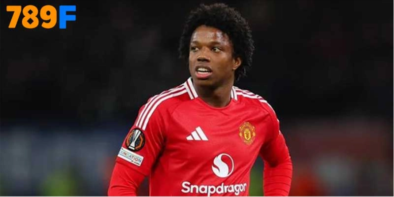 Hậu vệ Hà Lan Malacia trở lại Man Utd giữa khủng hoảng