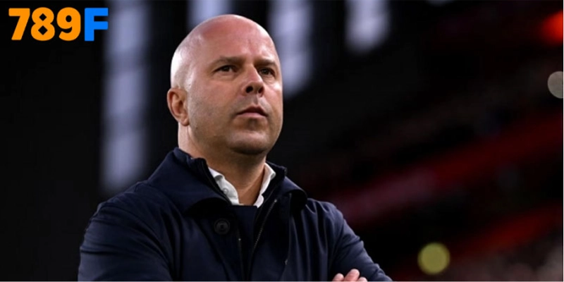 HLV Arne Slot đối diện áp lực lớn khi những sai lầm của Liverpool liên tiếp