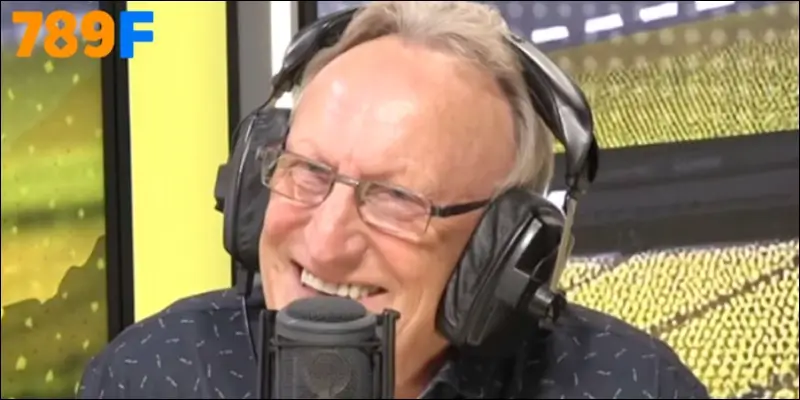 Neil Warnock trong chương trình TalkSport khi ông tuyên bố “sẵn sàng dẫn dắt Man Utd miễn phí”