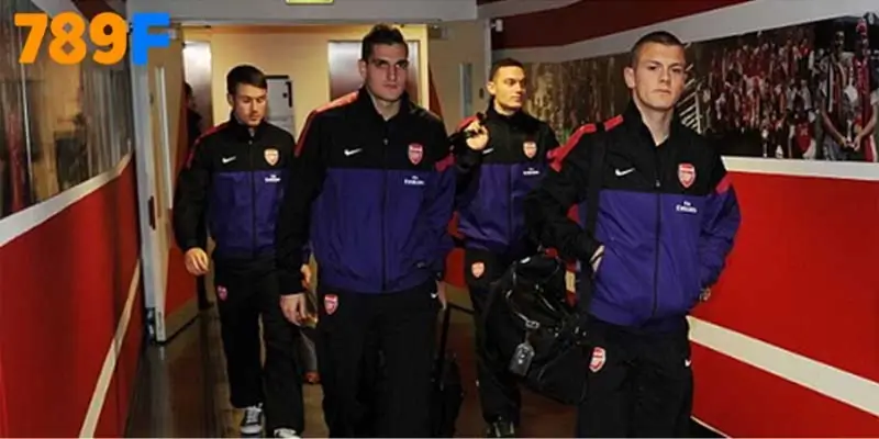 Phòng thay đồ Arsenal liệu có sóng ngầm khi tiền lương cầu thủ Arsenal bị đẩy lên mức kỷ lục?