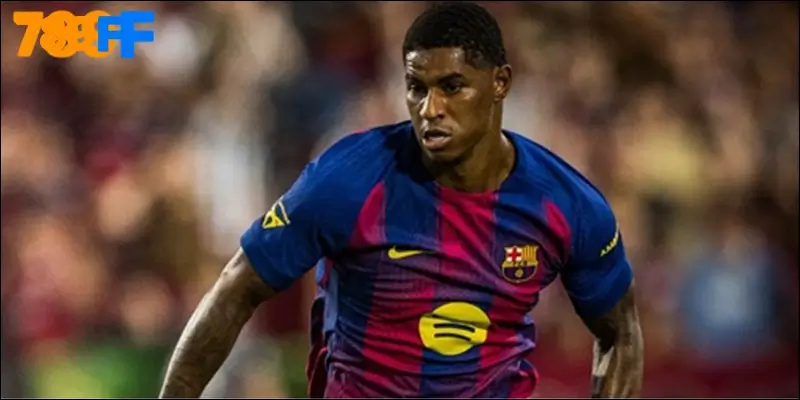 Rashford thi đấu nỗ lực trong màu áo Barca nhưng vẫn chưa thể giúp đội bóng tránh thất bại trước PSG